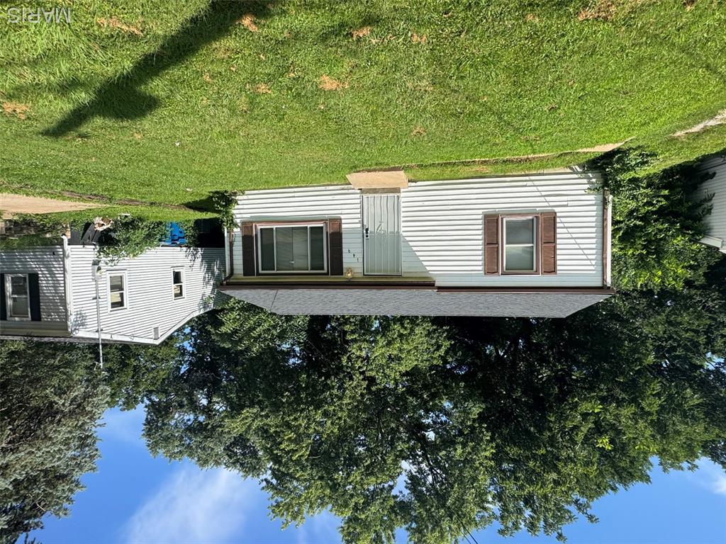 Cute single family would make a perfect starter home or addition to a real estate portfolio! Home features LVP flooring throughout, full basement and functional floorplan! Seller will not provide inspections, warranties or disclosures. Property sold AS-IS.