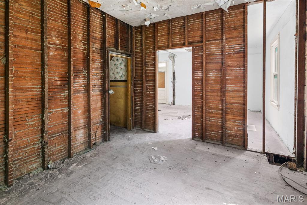 J L, Add - Residential