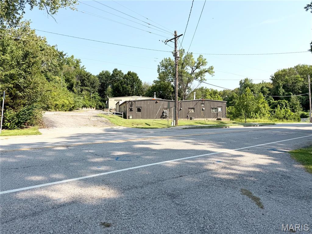 Couzens - Commercial Sale