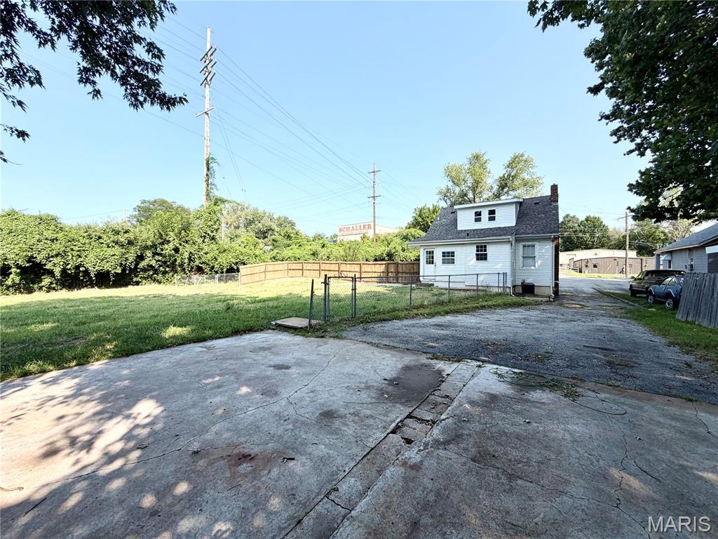 Couzens - Commercial Sale