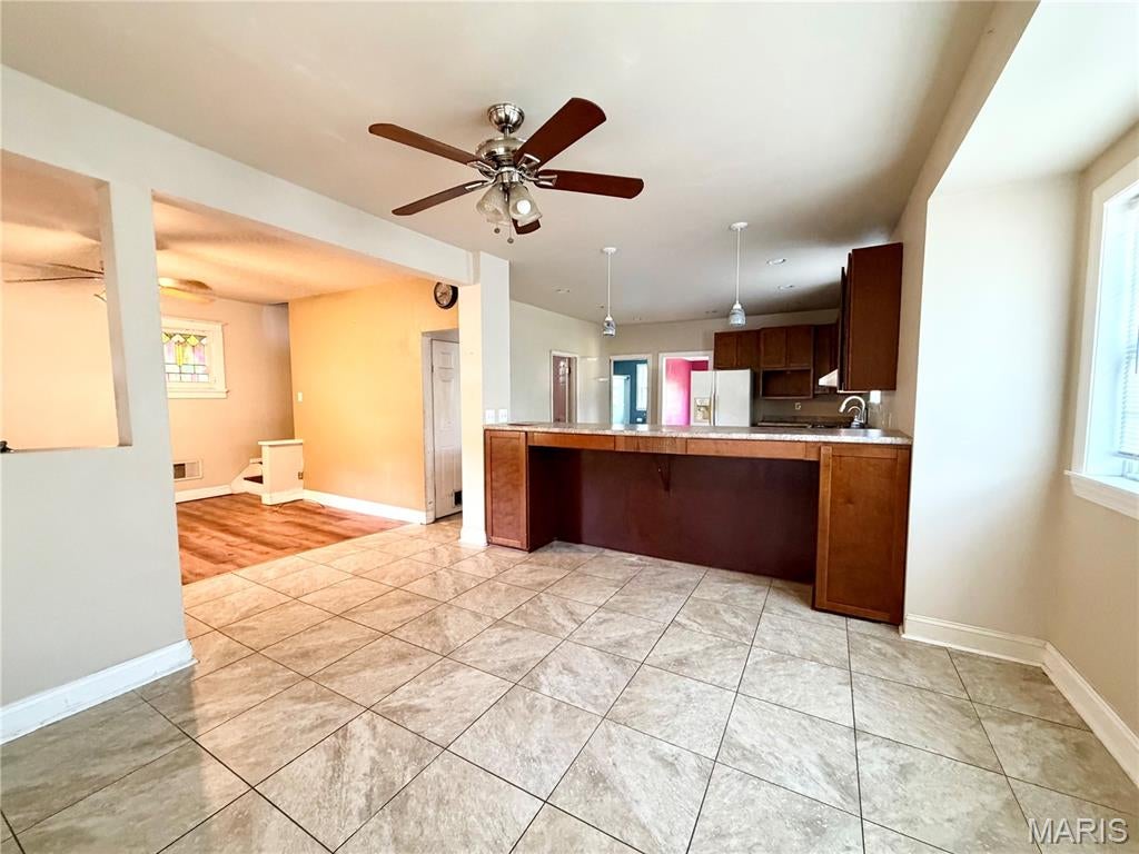 Couzens - Commercial Sale
