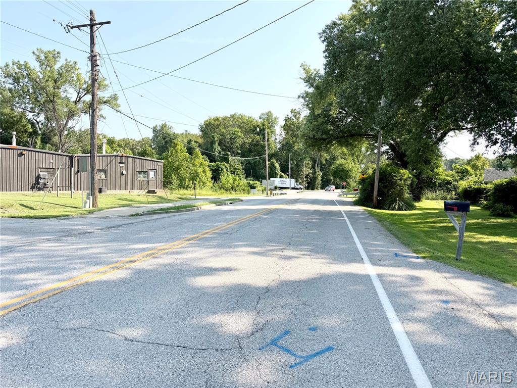 Couzens - Commercial Sale
