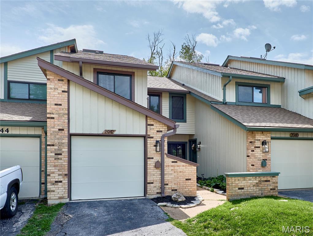 Showings will begin Wednesday, 6/10/26
Freshly renovated from top to bottom– this stunning rehab is the one buyers have been waiting for. Every inch of this 3-bedroom, 2.5-bath home has been thoughtfully transformed and brought to current code with a new roof, windows, doors, flooring, paint, appliances, and more! The functional floor plan features spacious living areas, generous sized bedrooms, an attached 1-car garage, and a walk-out finished basement providing additional storage and living space. Relax in the fenced backyard or enjoy some of the community amenities, including a pool and basketball courts. Conveniently located near shopping, dining, parks, and major highways. Seller is also offering up to $2,500 towards buyer's closing costs.