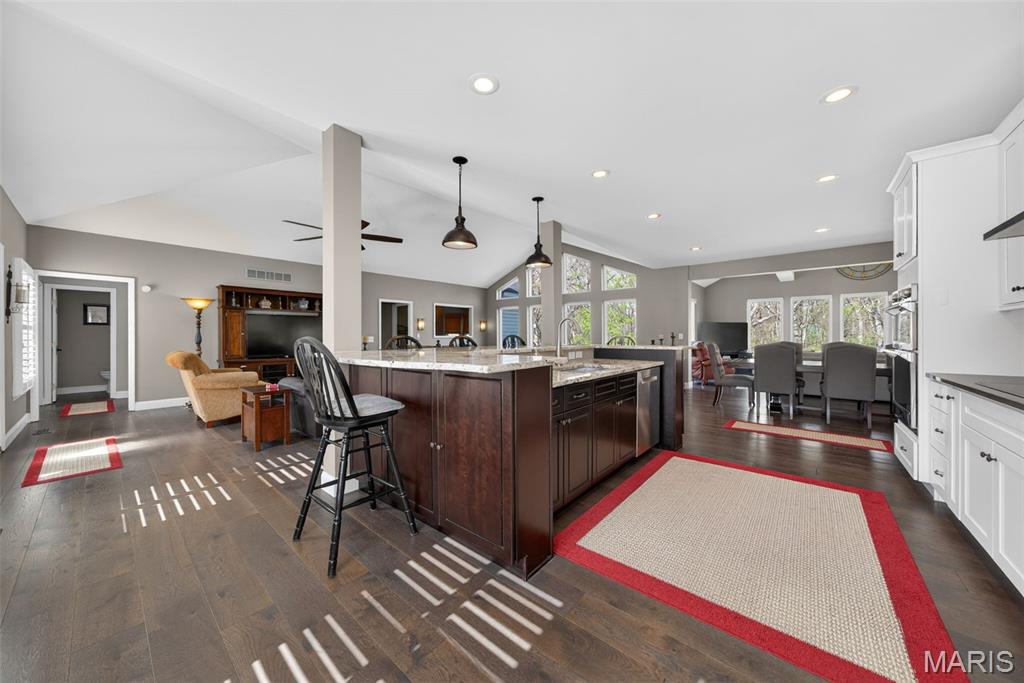 Summit Estate - Residential