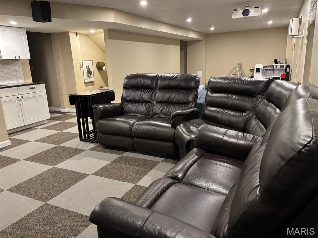 HIGH VALLEY LAKE ESTATES - Residential Lease