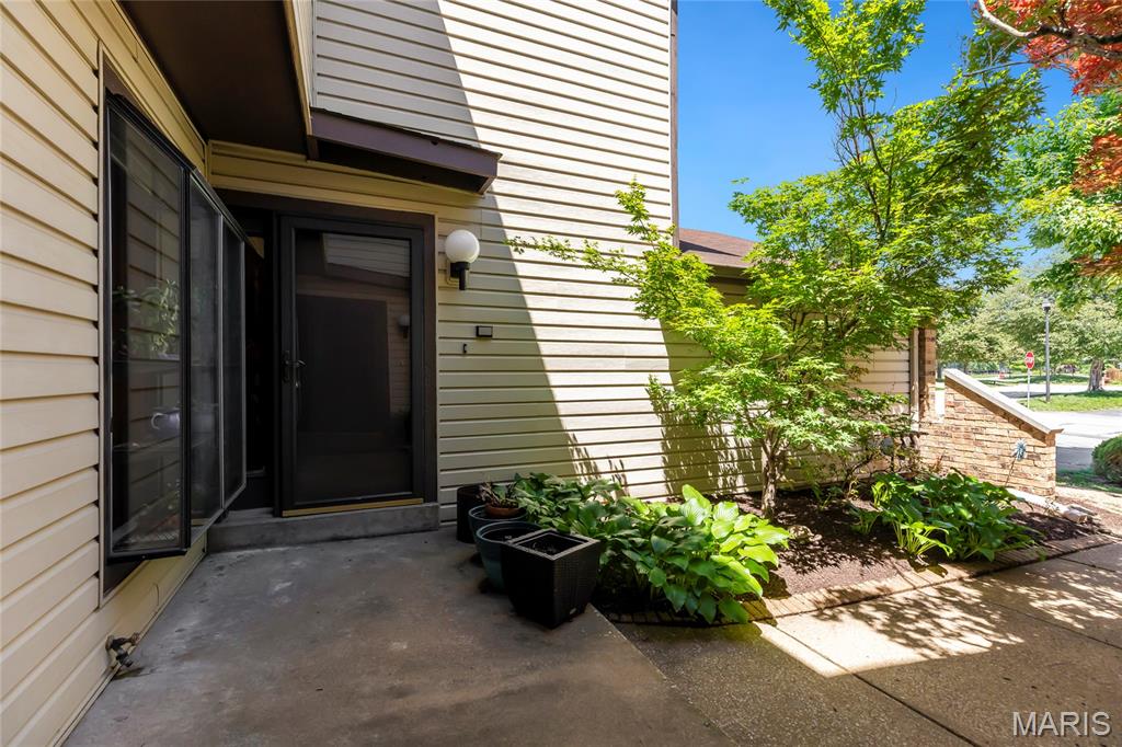 Treetop Condo - Residential