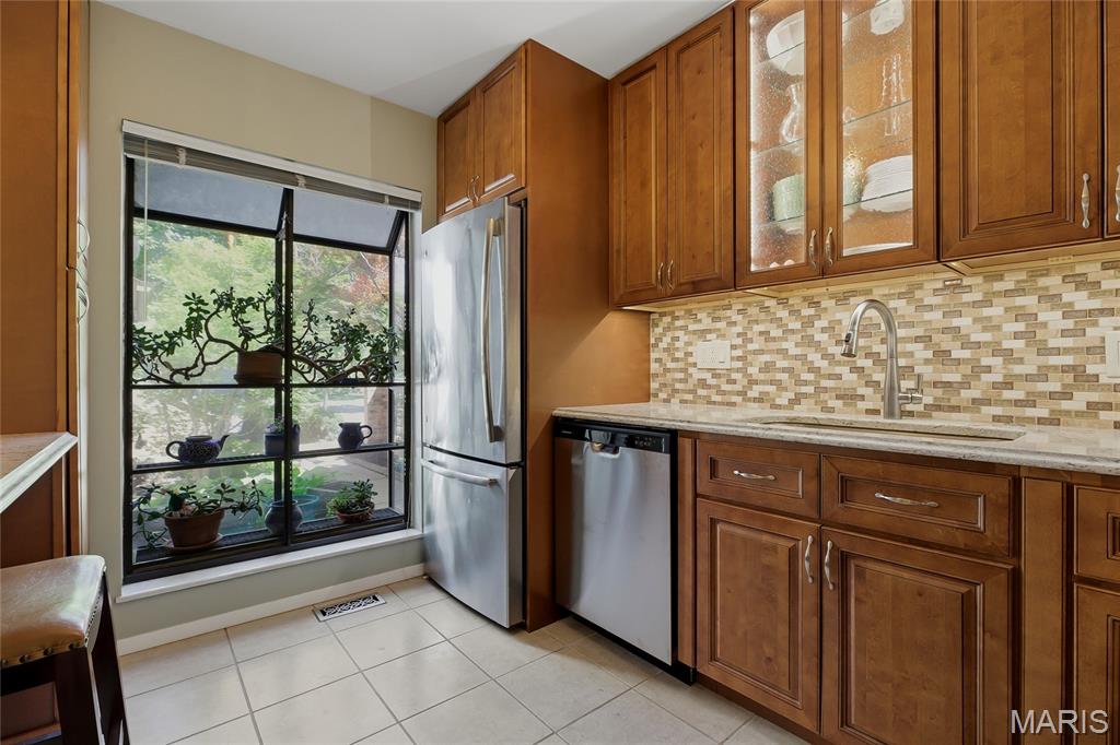 Treetop Condo - Residential