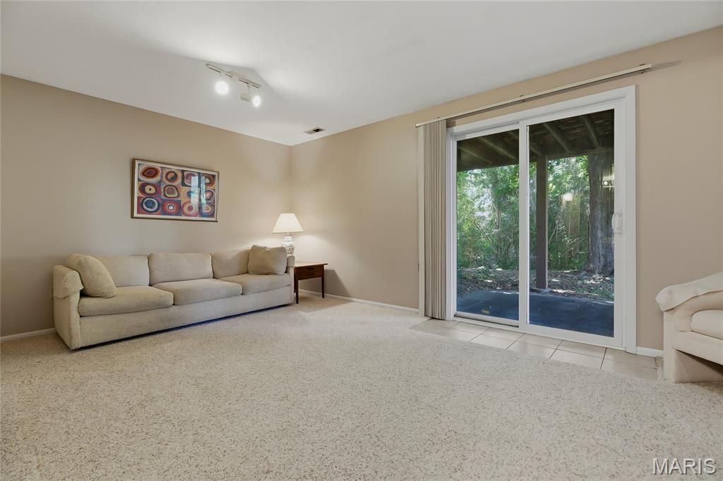 Treetop Condo - Residential