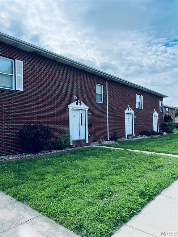 NEAR SIUE! This spacious 2-BR townhome features off-street parking, C/A, and a lovely brick exterior, all situated near major thoroughfares and amenities in the coveted Roxana School District. This generous owner provides a stove, refrigerator, microwave, disposal, washer, dryer, and lawn care. Tenant responsible for all utilities. Sorry, no pets and no indoor smoking or vaping on the premises. MINIMUM QUALIFICATIONS: There is a $48 application fee for each adult applicant. This pays for a nationwide background and credit check. Our tenants must have been at their current jobs for at least 6 months, bring in at least 3X the rent after taxes, possess credit scores of 600 or better, have NO EVICTIONS on their records, and have clean backgrounds.