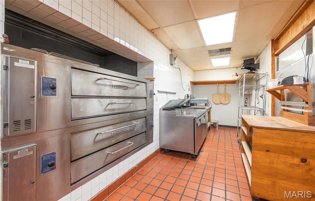 None - Commercial Lease