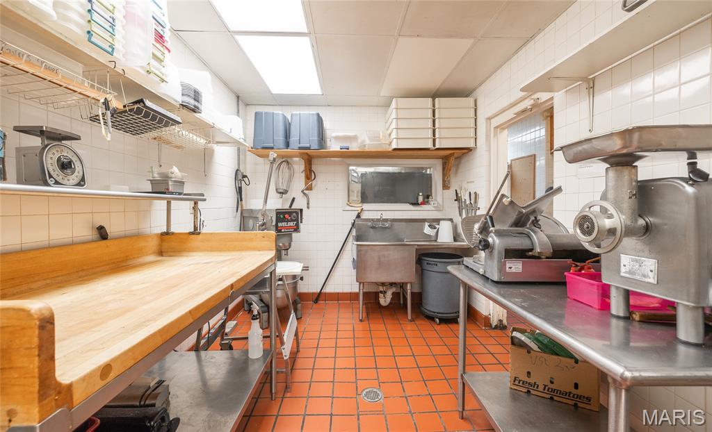 None - Commercial Lease