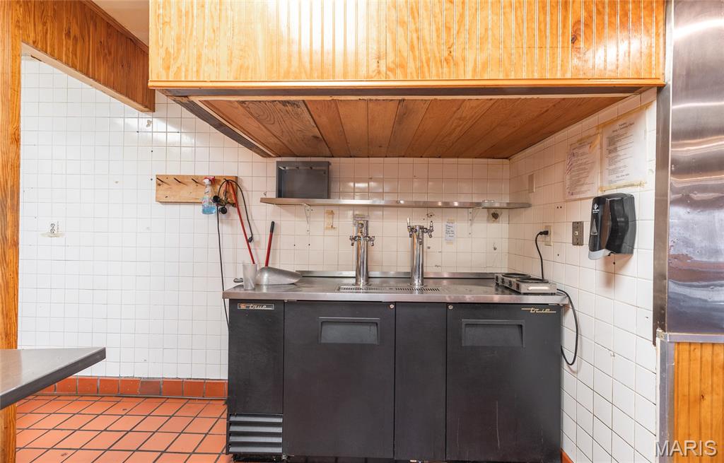 None - Commercial Lease