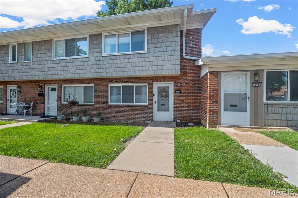 Welcome home to this inviting 3-bedroom, 1.5-bath condo nestled in the highly sought-after Lindbergh School District! Filled with natural light, the open floor plan creates a bright and welcoming atmosphere perfect for everyday living and entertaining. The spacious kitchen features a breakfast bar/center island and flows seamlessly into the adjoining dining area—an ideal spot to enjoy your morning coffee or gather with family and friends.

Step outside to your own private enclosed patio, offering the perfect space for summer barbecues, outdoor relaxation, or a secure area for your furry friends to play. A convenient half bath completes the main level.

Upstairs, you'll find a spacious primary bedroom, two additional bedrooms, and a full bath, providing comfortable accommodations for family or guests. The lower level offers abundant storage along with a versatile bonus room that makes an ideal home office, fitness room, hobby space, or playroom.

Enjoy the convenience of an assigned parking space located just outside your front door. Community amenities include an in-ground pool, clubhouse, and playground, providing plenty of opportunities for recreation and relaxation. Ideally situated near top-rated schools, shopping, dining, and major highways, this move-in ready condo offers the perfect blend of comfort, convenience, and low-maintenance living.