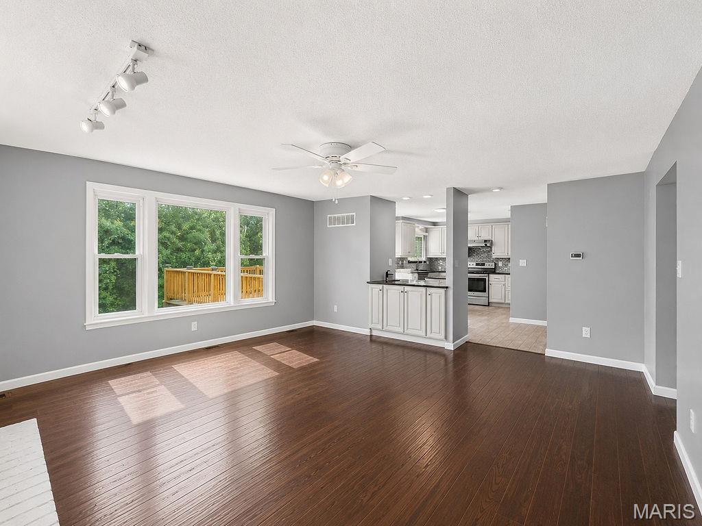 Chateau Woods - Residential