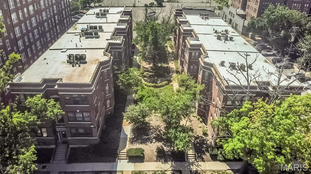 Del-Clare Condos - Residential