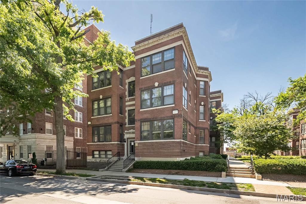 Del-Clare Condos - Residential