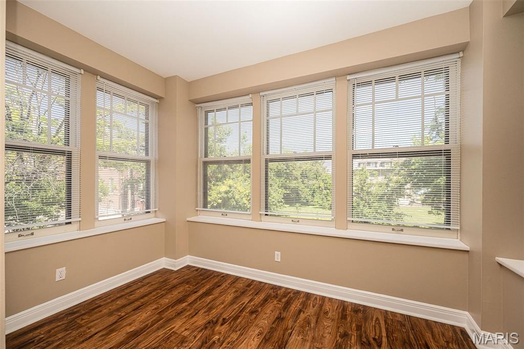 Del-Clare Condos - Residential