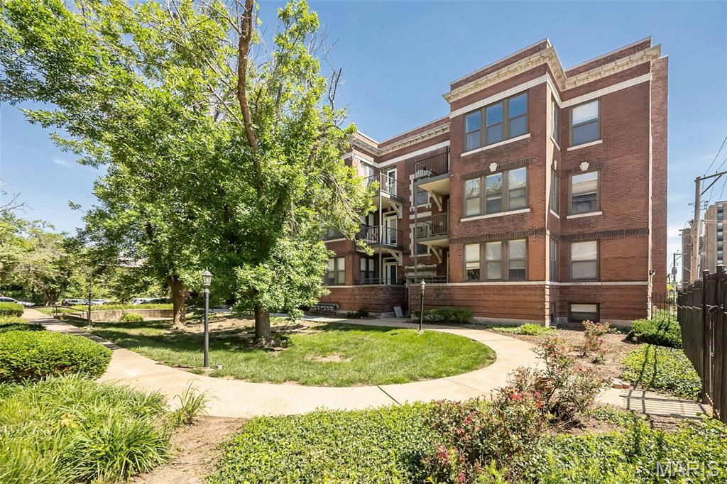 Del-Clare Condos - Residential