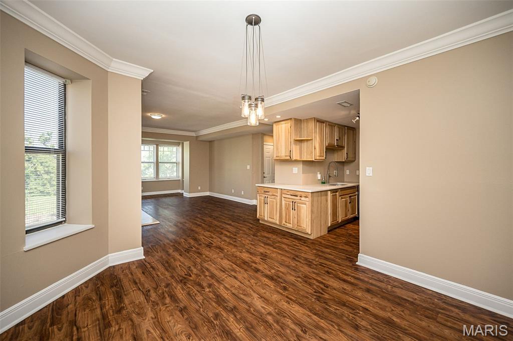 Del-Clare Condos - Residential