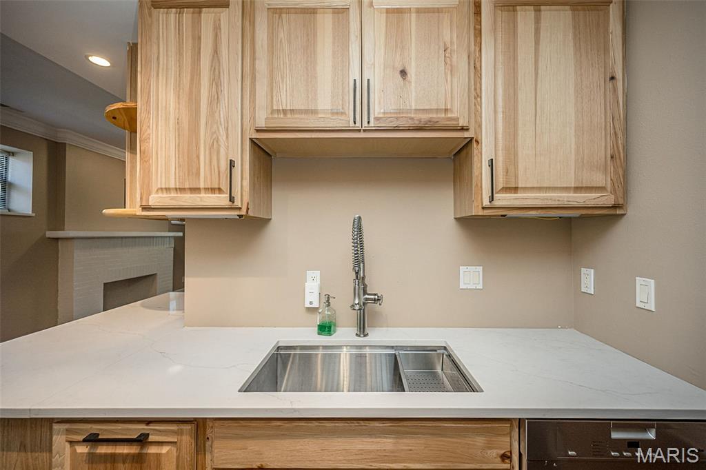 Del-Clare Condos - Residential