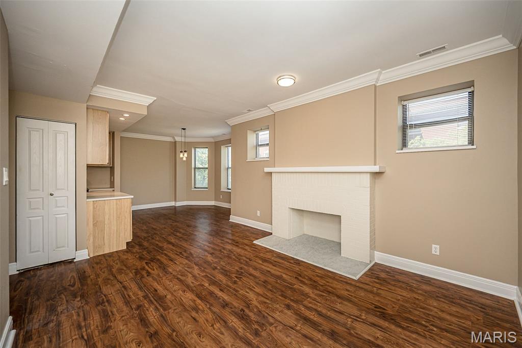 Del-Clare Condos - Residential