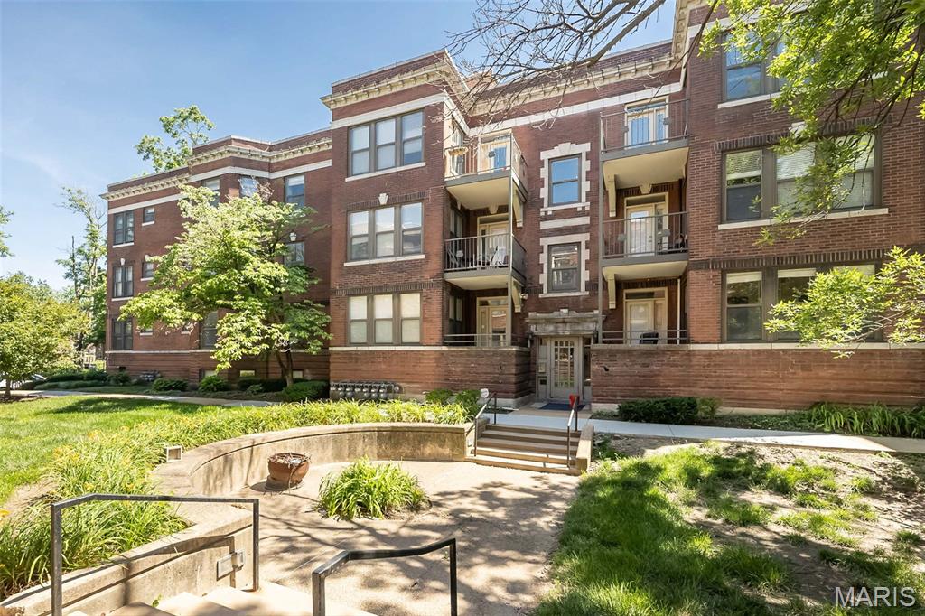 Del-Clare Condos - Residential