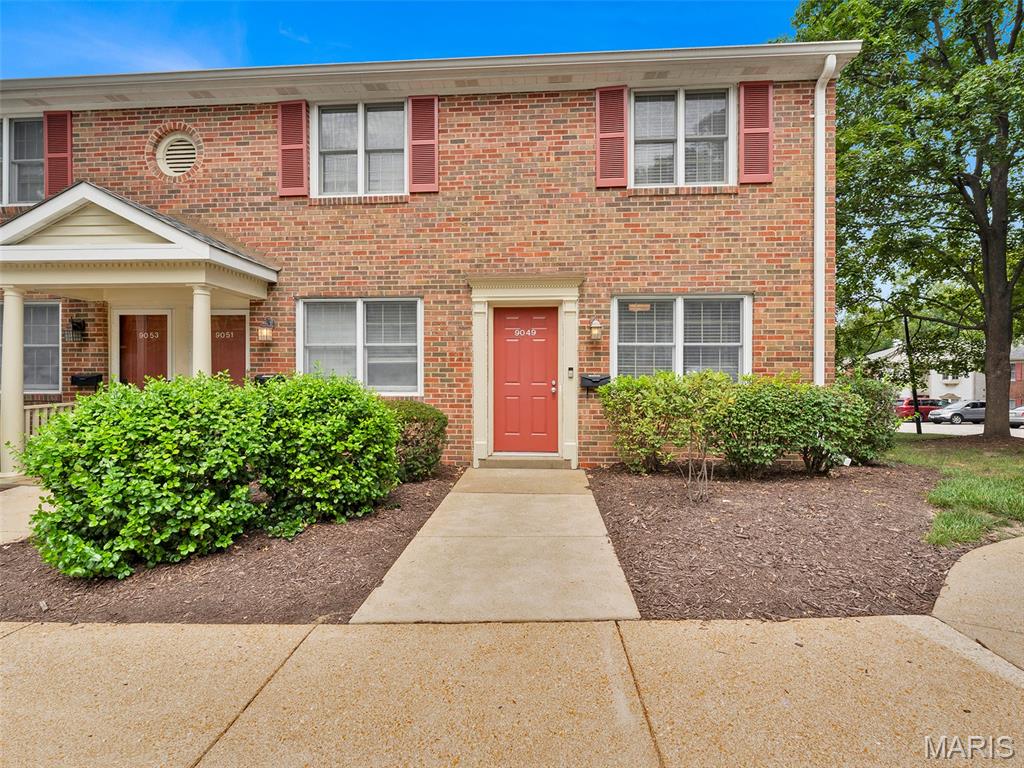 You're going to be so happy you stopped to see this beautifully appointed, brick, end-unit townhome! You get the convenience of the first floor AND the second floor, with nobody below you to tread lightly for, and nobody above you to remind you they're home. Parking is easy, right outside your front door. The kitchen is light and bright, with granite countertops and stainless steel appliances, opening into a cozy living room with great natural light. Step out from the kitchen to the newer deck for extra entertaining space overlooking the well-maintained common grounds. Laundry is tucked into a dedicated closet on the main level, making it convenient, yet out of sight. Upstairs, the roomy single bedroom and full bath offer a private, quiet retreat of your own.
 
The owner loved the home, the incredible amenities that Brentwood Forest offers, and the central location that can’t be beat. Enjoy all that Brentwood Forest offers, including tennis courts, swimming pools, a clubhouse, and walking paths with beautifully manicured gardens. The surrounding restaurants and everyday shopping including but not limited to the Brentwood Promenade, the Galleria, Whole Foods, and more. Quick highway access puts destinations like downtown Clayton, Forest Park, Busch Stadium as well as Universities, Hospitals, the Airport and more within easy reach. This unbeatable location, exceptional amenities, and the opportunity to own instead of rent, deserves a spot at the top of your list!