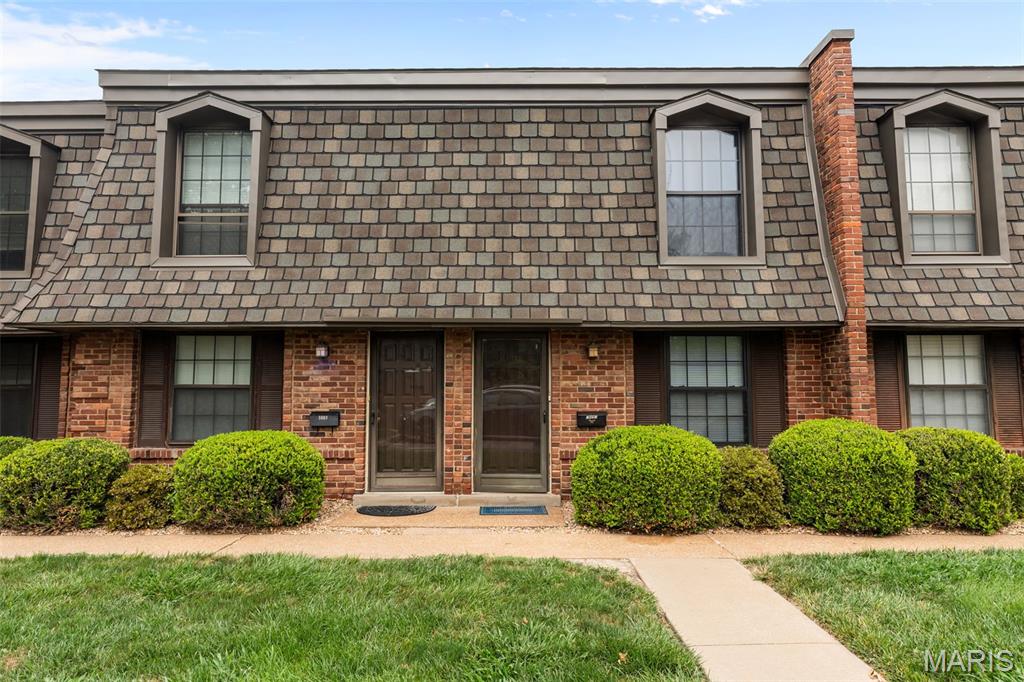 Look no further than this move-in ready townhome in Mehlville!  Located in Monreale Condominiums, this home is just steps from the community pool, perfect for summer days! You'll also have common ground shaded by large trees, as well as quick access to I-55, Grant's Trail, Mehlville Schools, and nearby shopping and restaurants. A brick exterior and great landscaping welcomes you inside. The bright living room leads to the spacious eat-in kitchen, featuring a tile backsplash, wood wainscoting, plenty of cabinet space, a stainless steel oven and hood, and a sliding glass door opening to the back patio and pool beyond. A half bath and convenient laundry area complete the main level. Upstairs are two generously-sized bedrooms and a full bathroom. Enjoy grilling with friends or tending a garden on the private, fenced patio, complete with storage. Don't miss out on this wonderful home in a great community!

Home to be sold as is. Owner to not do inspections or repairs.