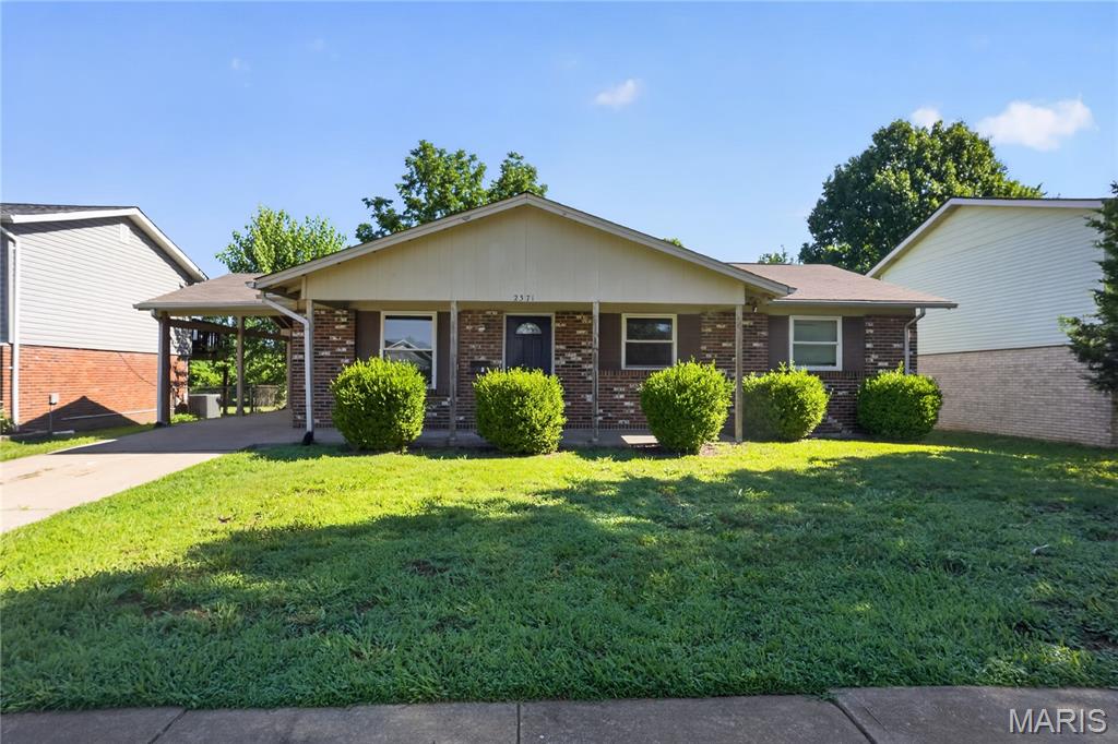 Charming 3-bedroom, 1-bath brick ranch in Shoemakers Southeast! This low-maintenance features a functional 1,125 sq ft layout completely on the main level. Inside, you will find durable laminate flooring stretching across a spacious 19x13 great room and into three comfortable bedrooms. The bright kitchen features easy-care vinyl flooring, gas cooking connections, and a convenient dining area combo. A dedicated main-level laundry room completes the floor plan. Set on a nice lot with mature trees, sidewalks, and off-street parking.