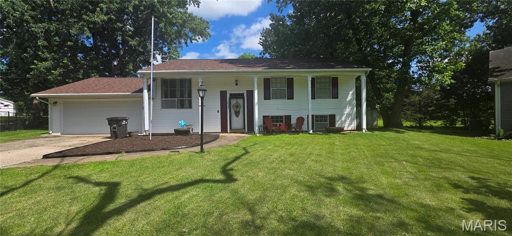 Welcome to 1027 W Willow. On these hot summer nights are you dreaming of your own private inground swimming pool in the backyard? Well please wake up and come see this one! It's the home of your dreams! 3-bed, 2-bath, family room with fireplace in the basement, 2-car garage and a big front yard. Kitchen has been updated. Don't let this one get away! You could be having a pool party in a great neighborhood very soon! Priced to move quickly!