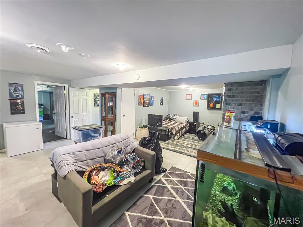 Oakland Manor - Residential
