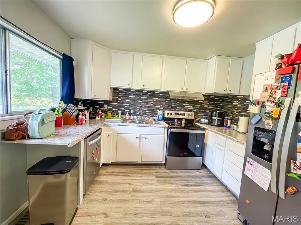Oakland Manor - Residential