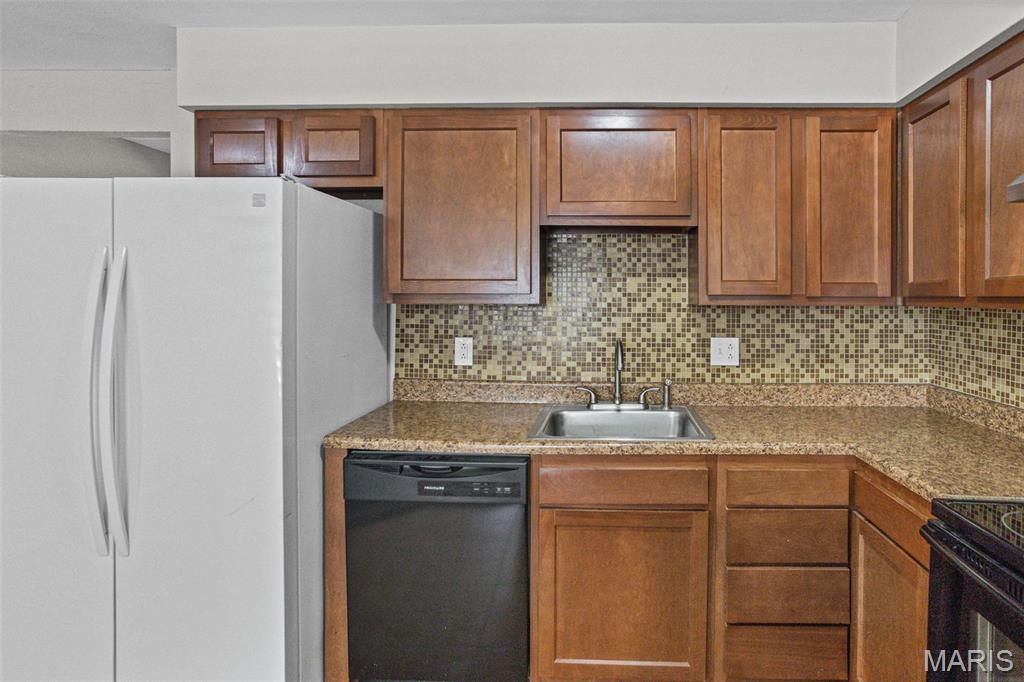 Weatherwood Condominiums - Residential