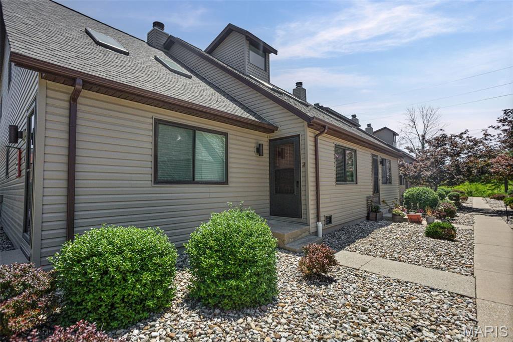 Check out this move in ready 2 bedroom, 2 bath condo in O'Fallon! Includes 1-car detached garage. New HVAC system 2026! Private backyard is fenced with patio space & includes storage shed. Main level features a living room with vaulted ceiling & skylights! Open floor plan with eat-in kitchen, appliances included. Bedroom 1 is on the main level, includes double closets & there is a half bath with laundry area. Upper level includes a loft with fireplace & built in shelving, full bath & 2nd bedroom. Ground level, middle unit. Enjoy the low maintenance condo lifestyle!
Buyer to verify all information.