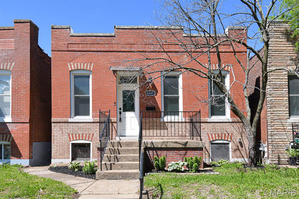 **Tenants just moved out, The interior is being freshly painted**

This Brick home features 2 cozy bedrooms, and a stylish updated bathroom. Spacious living room and large eat-in kitchen, plus bonus room can be used as home office, reading room or workout room. Step inside to discover a spacious layout filled with natural light, featuring beautifully maintained hardwood floors that add warmth and character throughout. The updated kitchen boasts granite countertops, ample cabinet space, and all stainless appliances you need to whip up your favorite meals. Outside, you’ll find a lovely fenced backyard space—perfect for relaxing on sunny afternoons, hosting weekend gatherings, or nurturing your green thumb. Features to 2 off street parking spaces in rear. Plus, with its prime location along S Kingshighway Blvd, you’re just minutes away from local restaurants, cafes, parks, and shopping, making every errand or outing a breeze. Min 12 month lease, NO Smoking