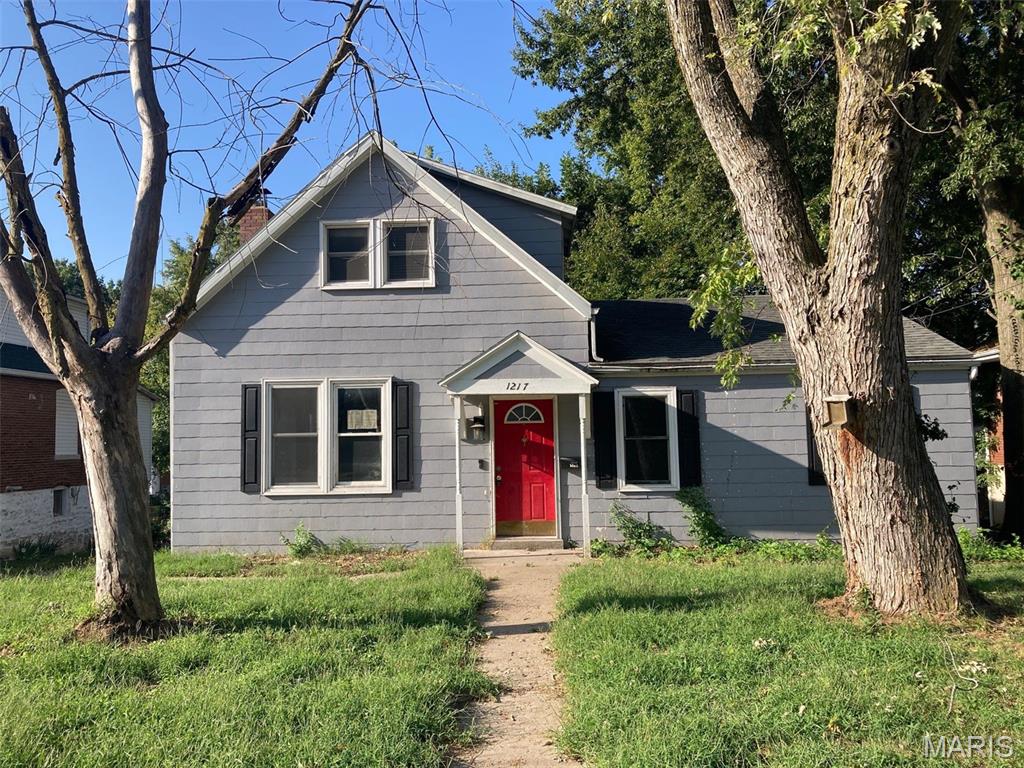 Located in Jefferson City, 1217 W High Street features a 1.5-story floor plan offering up to 5 bedrooms, 2 full bathrooms, and approximately 1,978 square feet of interior living space. Built in 1930 on a 4,791-square-foot lot, this home includes a deck, and a full walk-out basement for storage and utility access. This residence presents functional space and objective value--schedule a showing today!