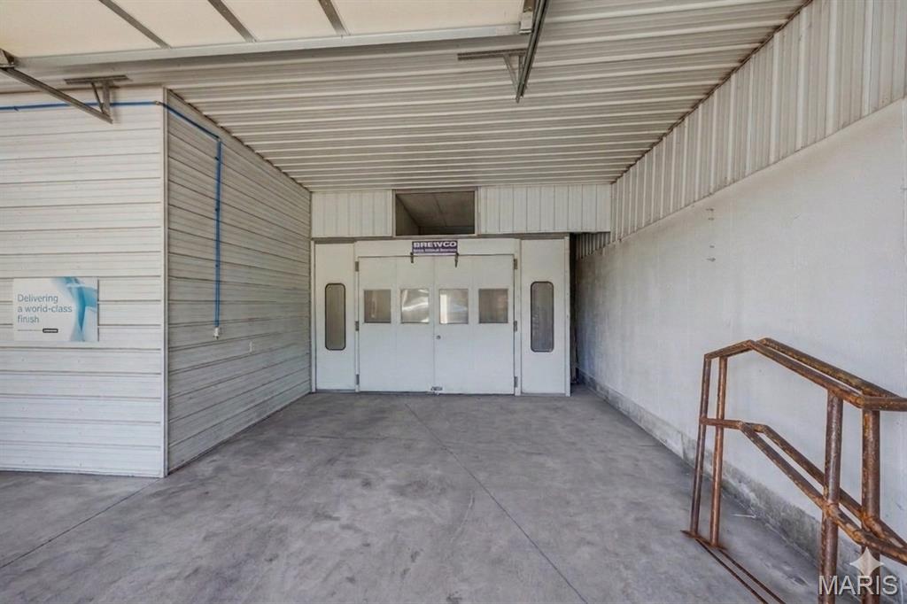 na - Commercial Sale