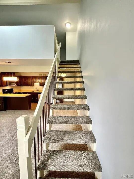 PINETREE ESTATES - Residential Lease