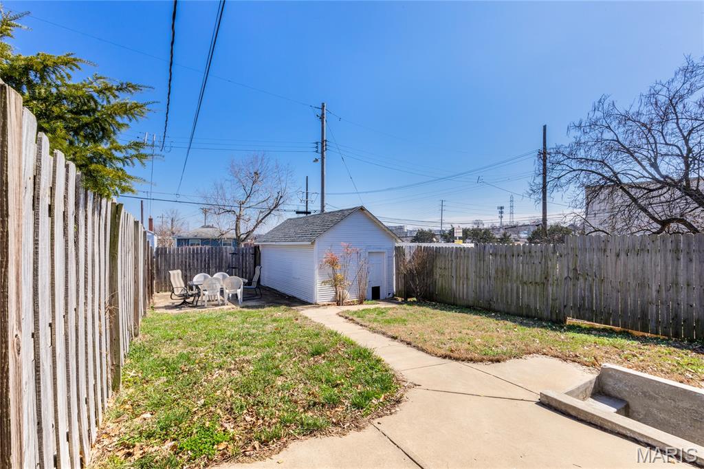 Laclede J Howards - Residential