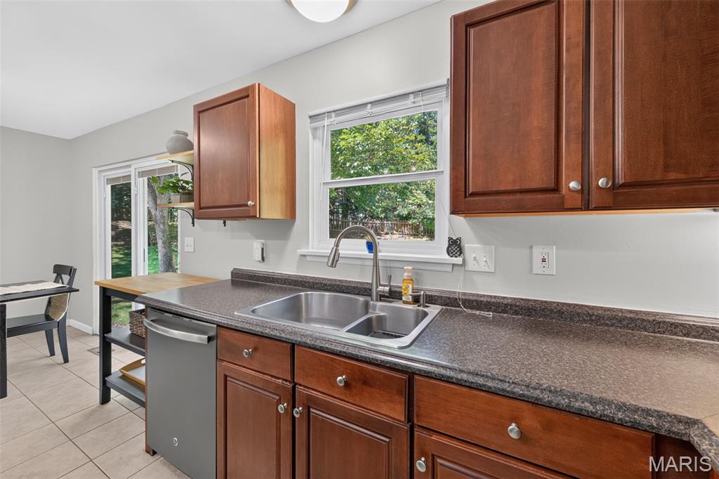 Twin Chimneys Village I Thorn Hill - Residential