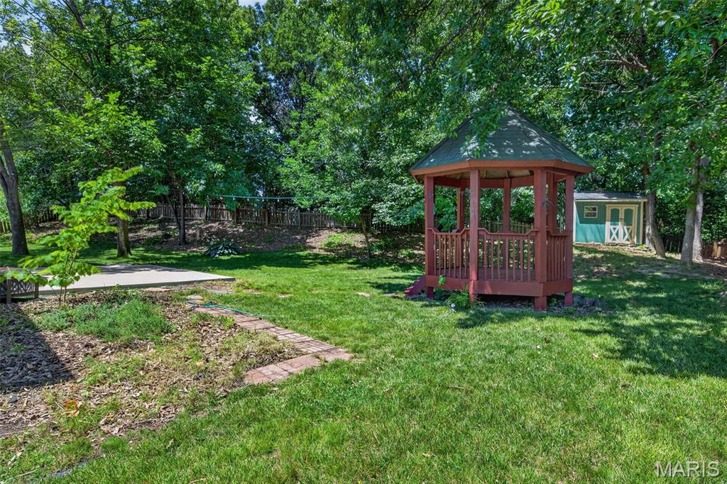 Twin Chimneys Village I Thorn Hill - Residential