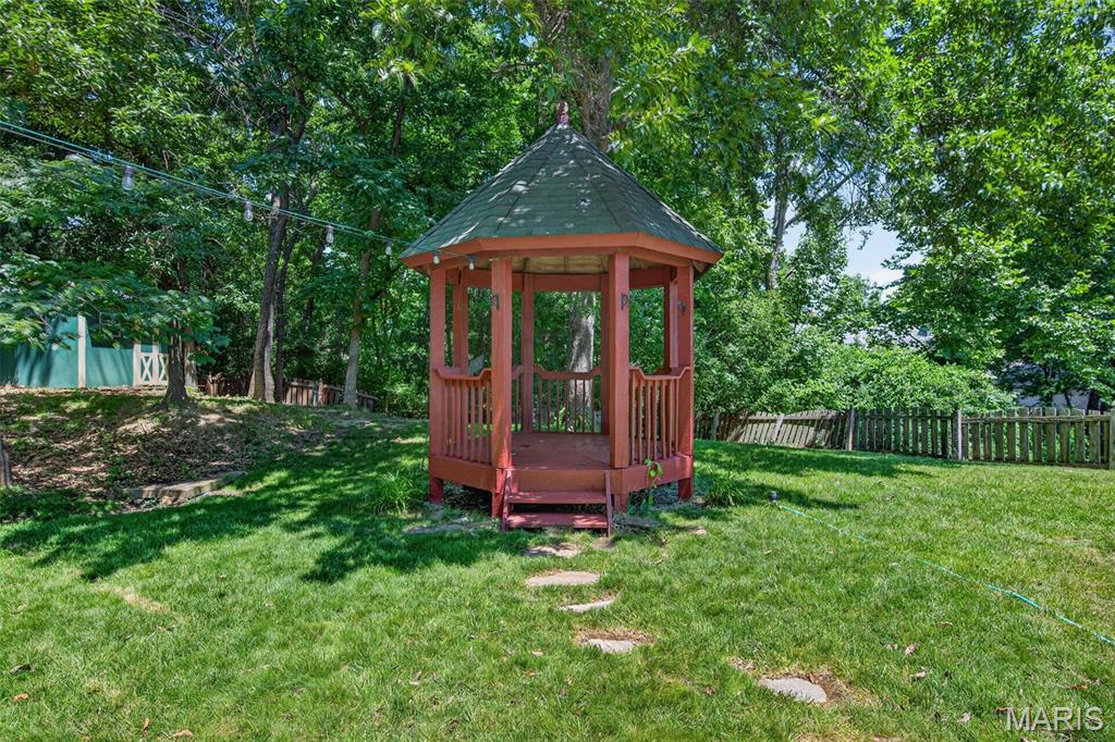 Twin Chimneys Village I Thorn Hill - Residential