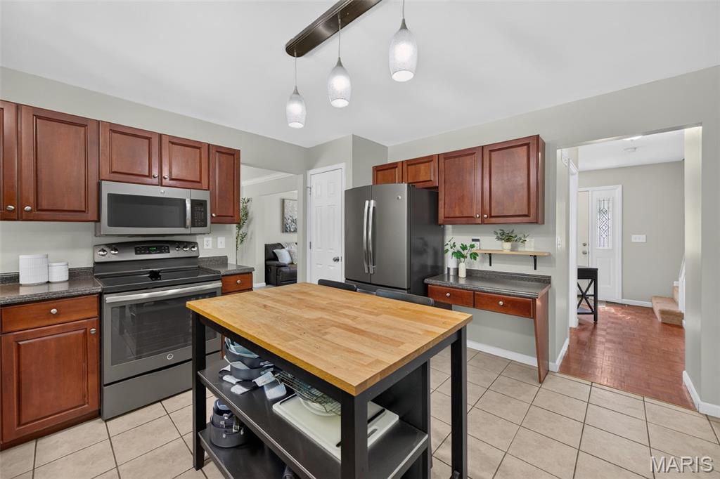 Twin Chimneys Village I Thorn Hill - Residential
