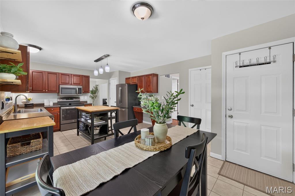Twin Chimneys Village I Thorn Hill - Residential