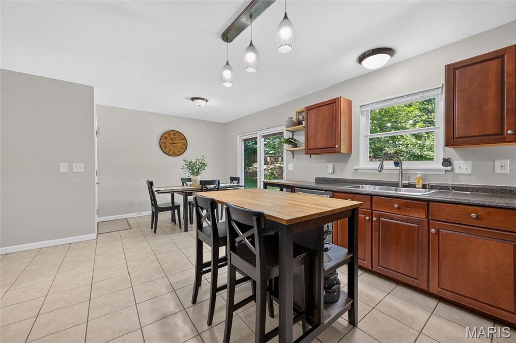 Twin Chimneys Village I Thorn Hill - Residential