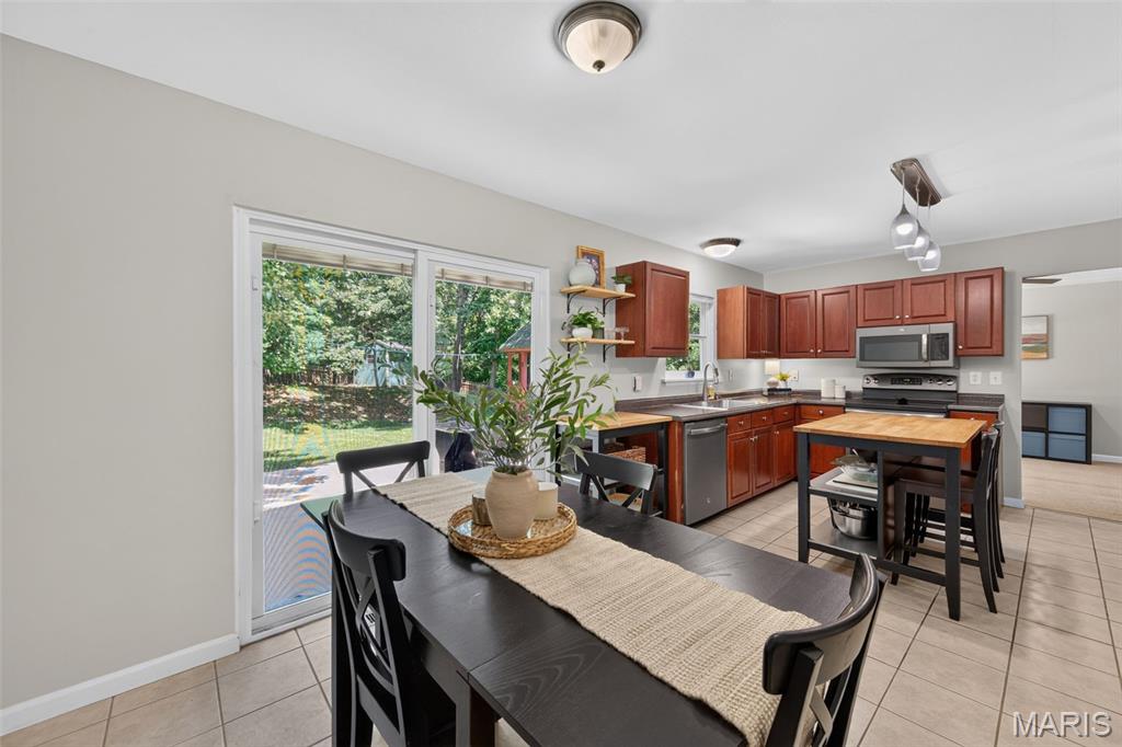 Twin Chimneys Village I Thorn Hill - Residential