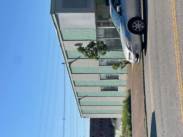 4,269 SQFT building in Soulard area just south of Downtown, SALE or LEASE.
2,000 SQFT –restaurant –LEASED
2,269 SQFT –AVAILABLEfor lease (tenant pays w/s/e/g. Landlord covers structural
FULL Basement with additional office spaces
Includes 1801 S 3rdStreet, 8,850 SQFT, rear paved parking lot (59x150)
Zoned “G” Commercial, just east of S 7thStreet, between Geyer & Lafayette
Motivated Seller, inquired today about LEASE or SALE