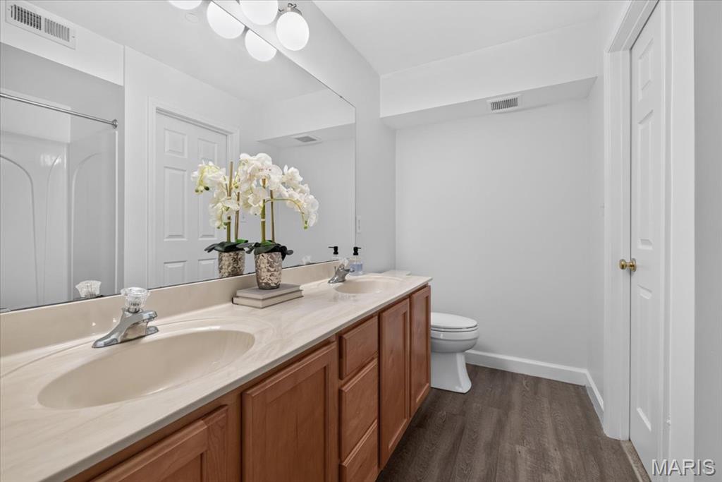 Arbor Creek Condo Seven - Residential