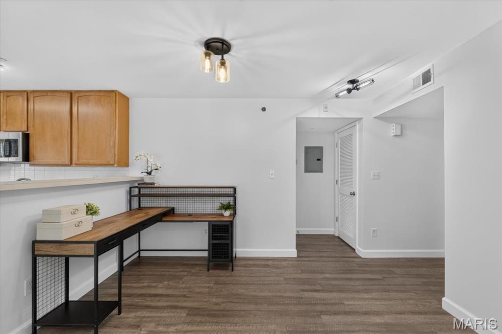 Arbor Creek Condo Seven - Residential