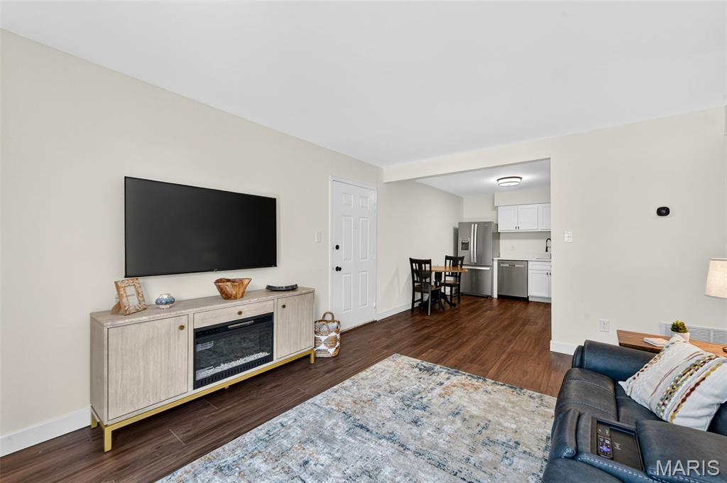 Creve Coeur Crossing Condo - Residential